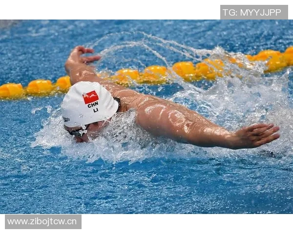 蝶泳技巧全面解析 提升爆发力与流线型动作的关键要素 蝶泳技巧全面解析 提升爆发力与流线型动作的关键要素